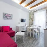 Luxury Rose Apartment