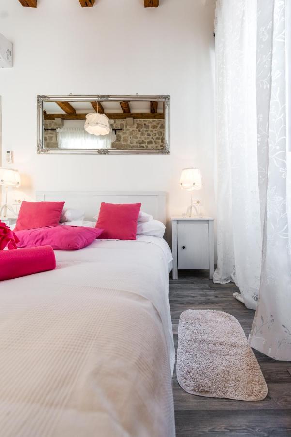 Luxury Rose Apartment *