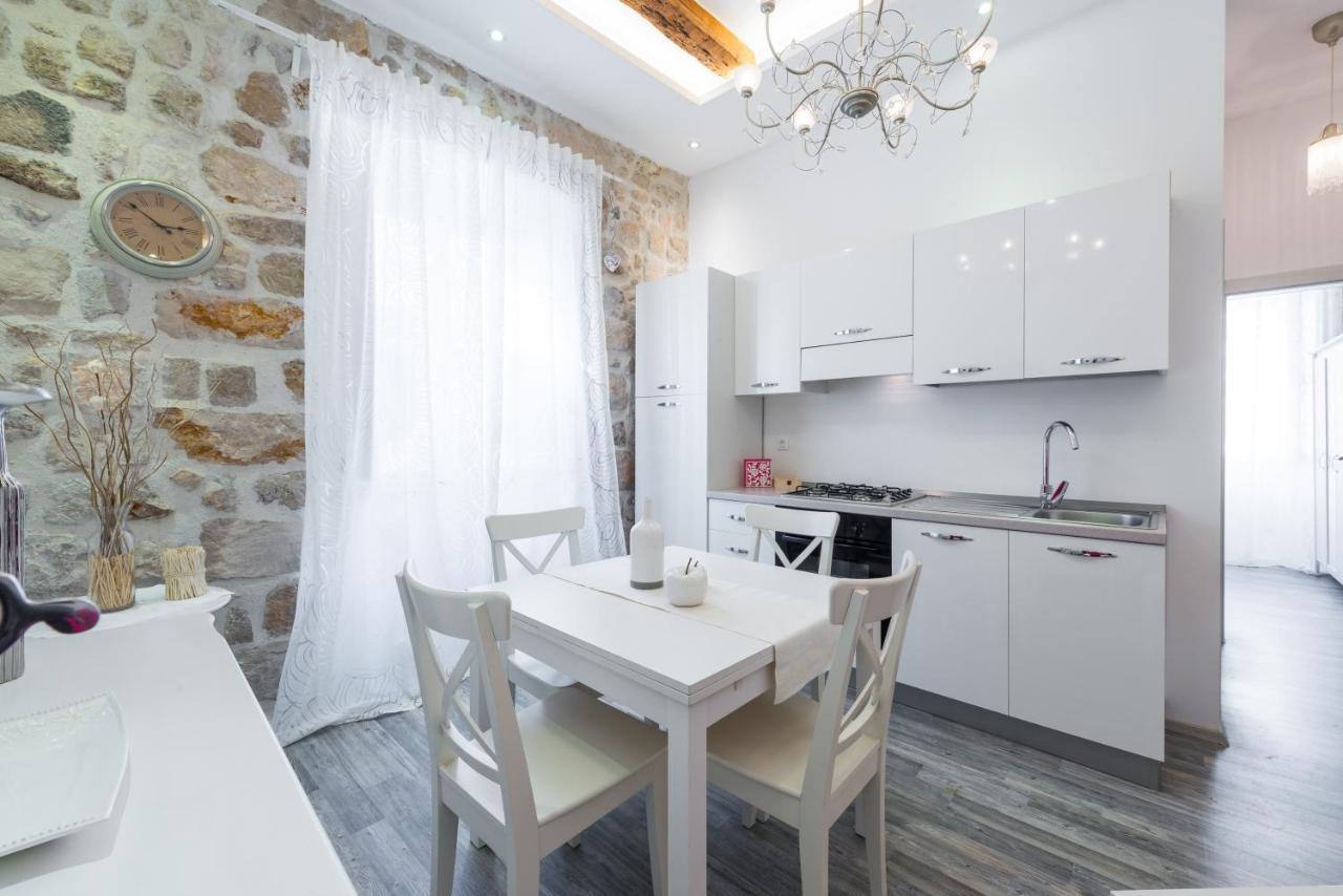 Luxury Rose Apartment *
