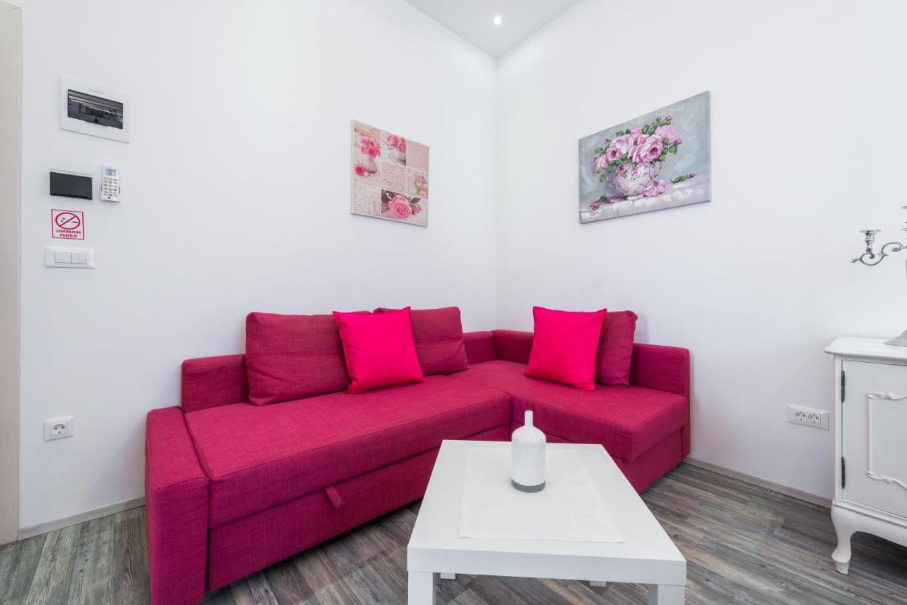 Apartment Luxury Rose